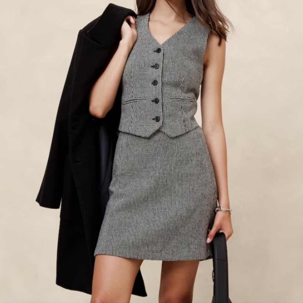 Banana Republic Wool Blend Houndstooth Vest